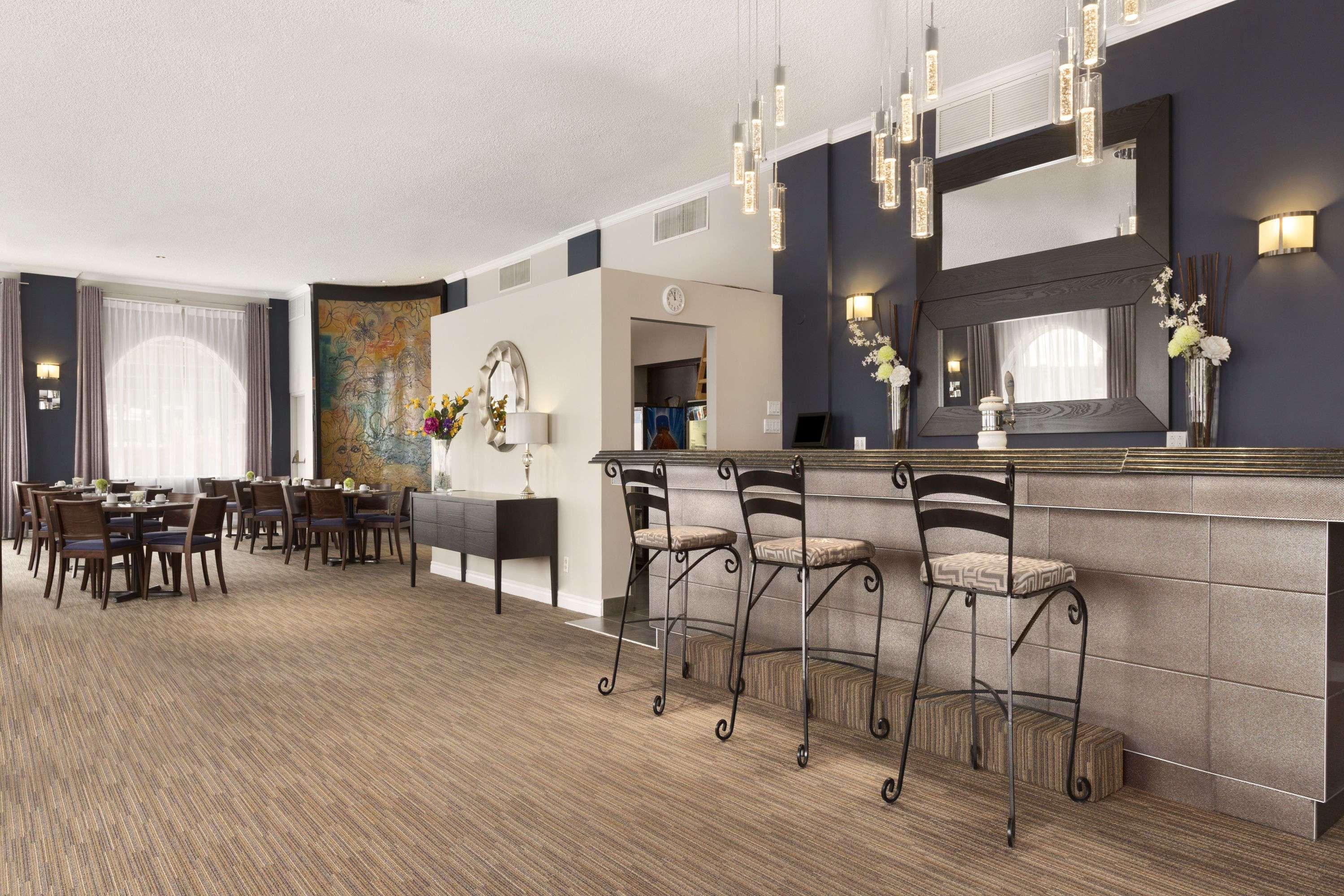 Days Inn By Wyndham Montreal Airport Conference Centre Dorval Extérieur photo