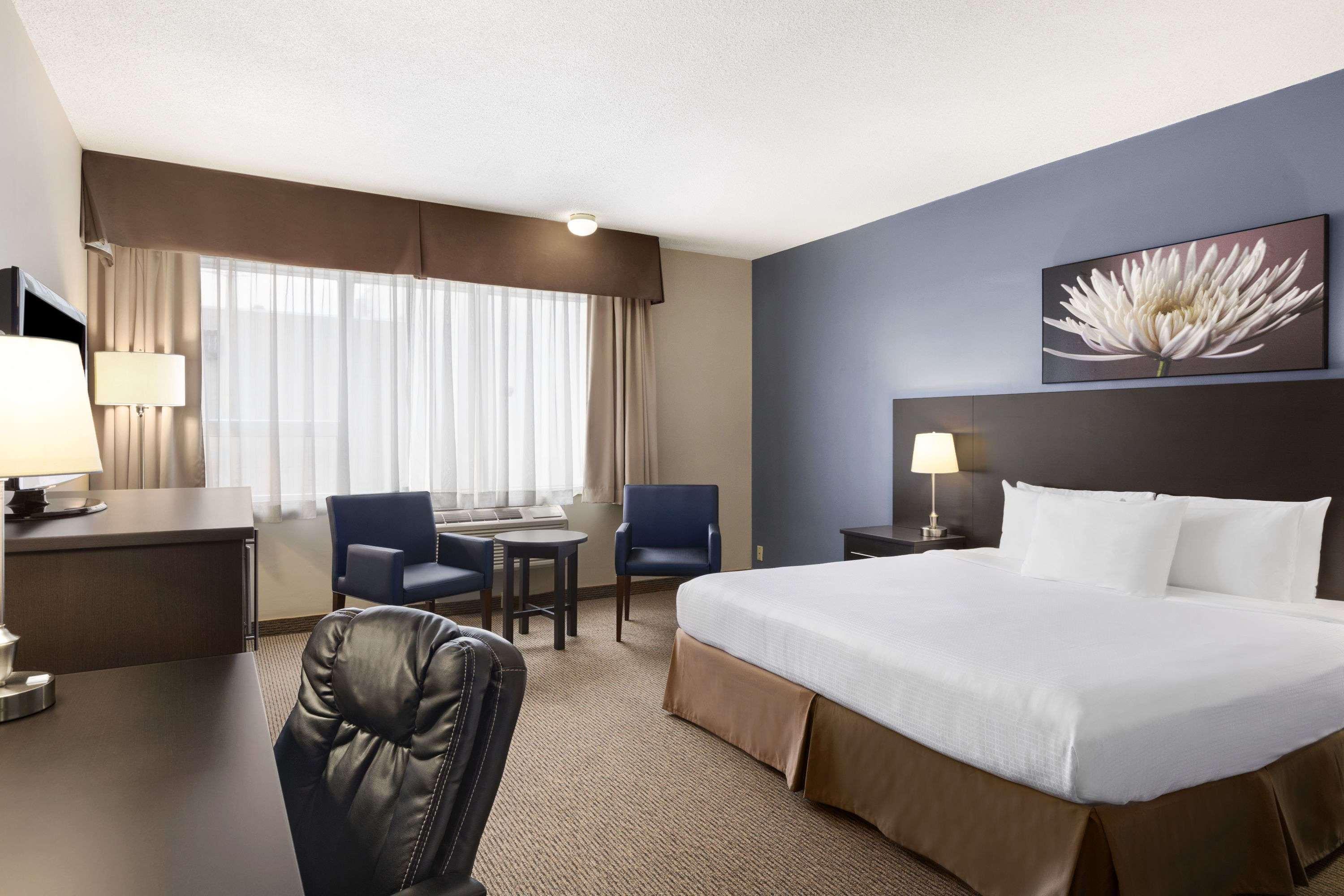 Days Inn By Wyndham Montreal Airport Conference Centre Dorval Extérieur photo