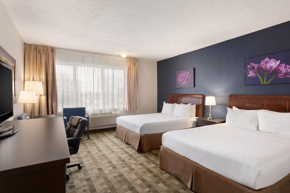 Days Inn By Wyndham Montreal Airport Conference Centre Dorval Extérieur photo